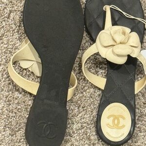 CHANEL Black and Cream Flower Sandals *Authentic*